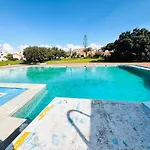 T1, Oura Appartement